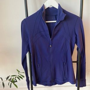 Lululemon size 6 blueish purple jacket in almost perfect condition.